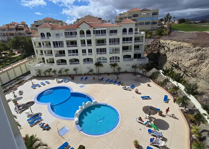 Mona Golf - South Tenerife - Aircon, Private Parking With Heated Pool