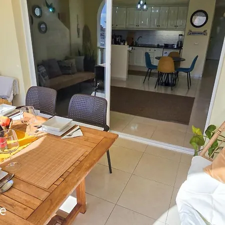 Mona Golf - South Tenerife - Aircon, Private Parking With Heated Pool